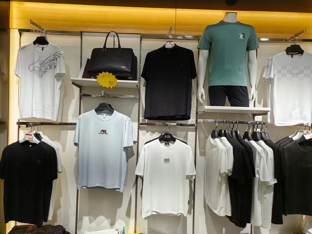 新金山鞋服广场装修升级钜惠来袭 零售即批发，省钱购鞋帽