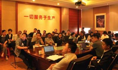 从盲目扩张到务实转身 一位创业者的箱包零售之路